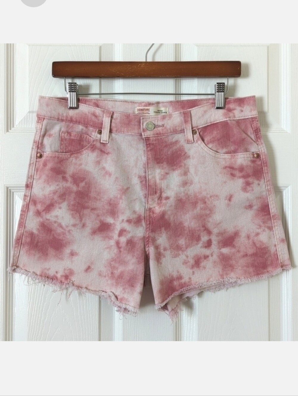 Signature by Levi Strauss Tie Dye High Rise Cut Off Raw Hem Jean Shorts Pink 31